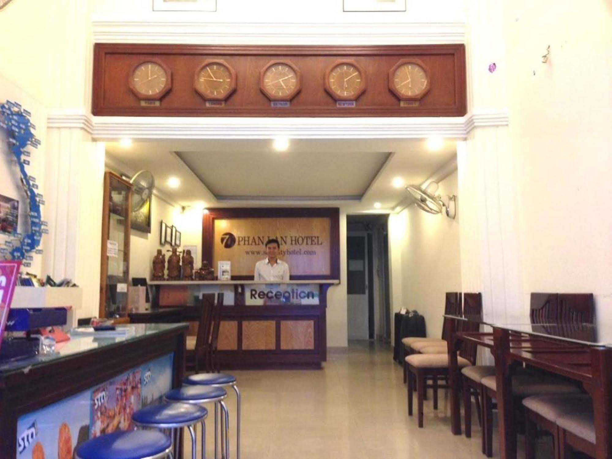 Oyo 438 Small Bay Hotel Ho Chi Minh-byen Eksteriør bilde